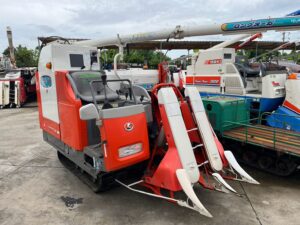 Home 7 KUBOTA SR165 รถเกี่ยวนวดข้าว #C0125